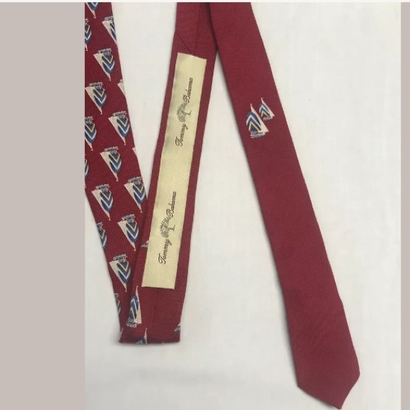 Tommy Bahama Red Sail Boat 100% Silk Tie - Picture 5 of 7